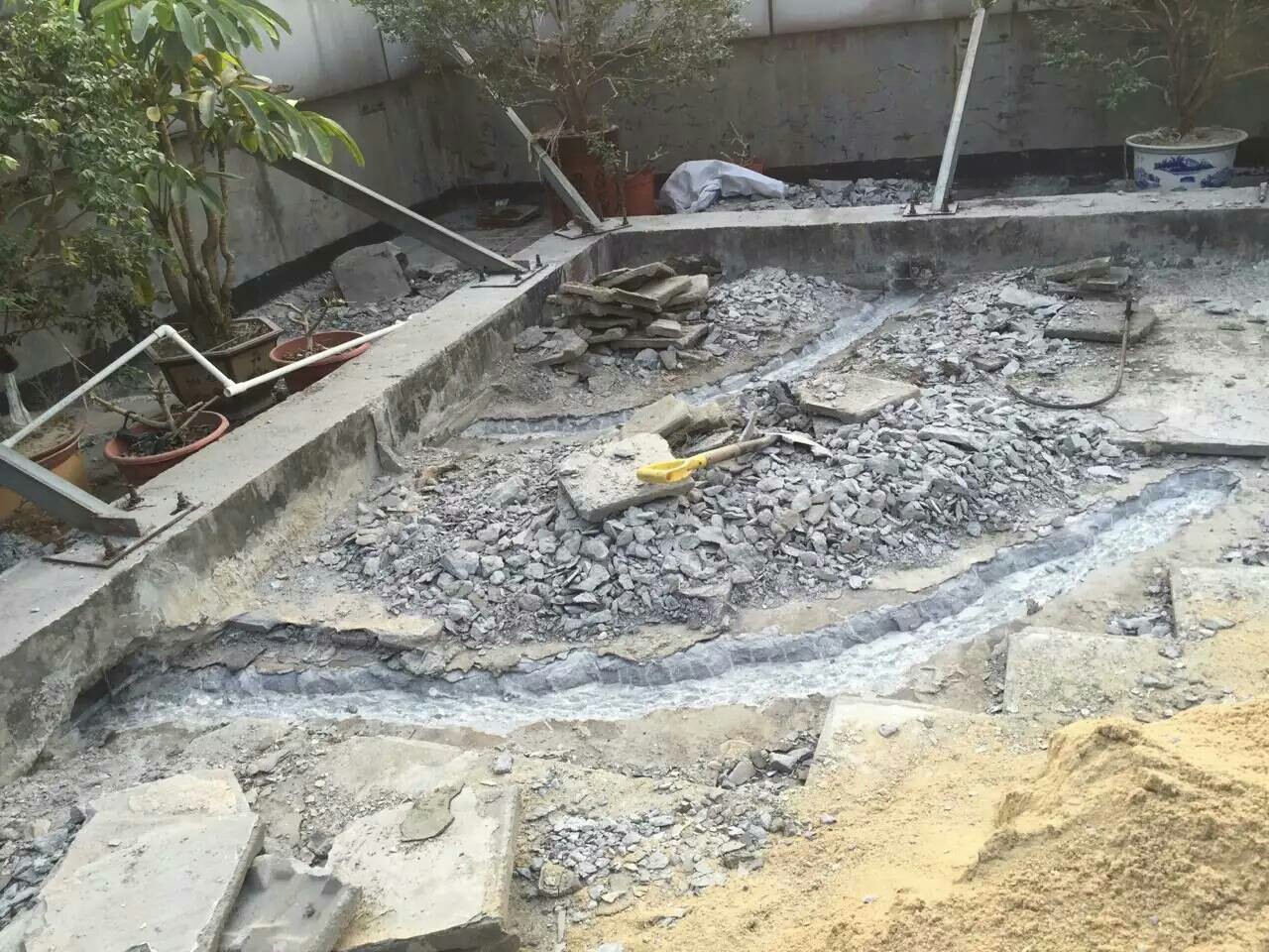 屋面裂缝1.jpg